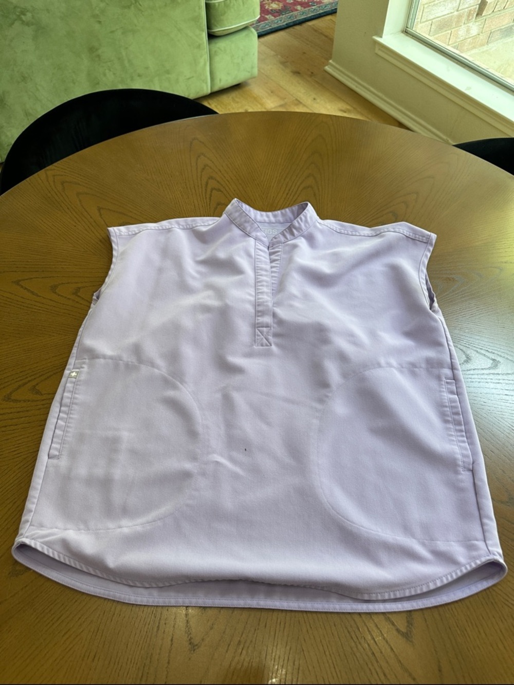 Figs Sleeveless Mock Neck Scrub Top in Light Lavender
